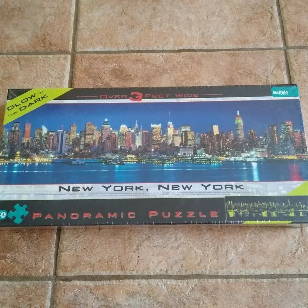 New York, New‎ York Panoramic BUFFALO Glow Puzzle